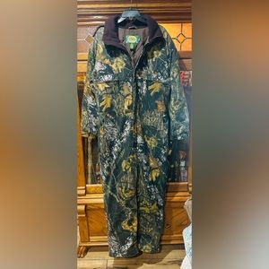 Cabelas Men’s Camo insulated coveralls   M Tall